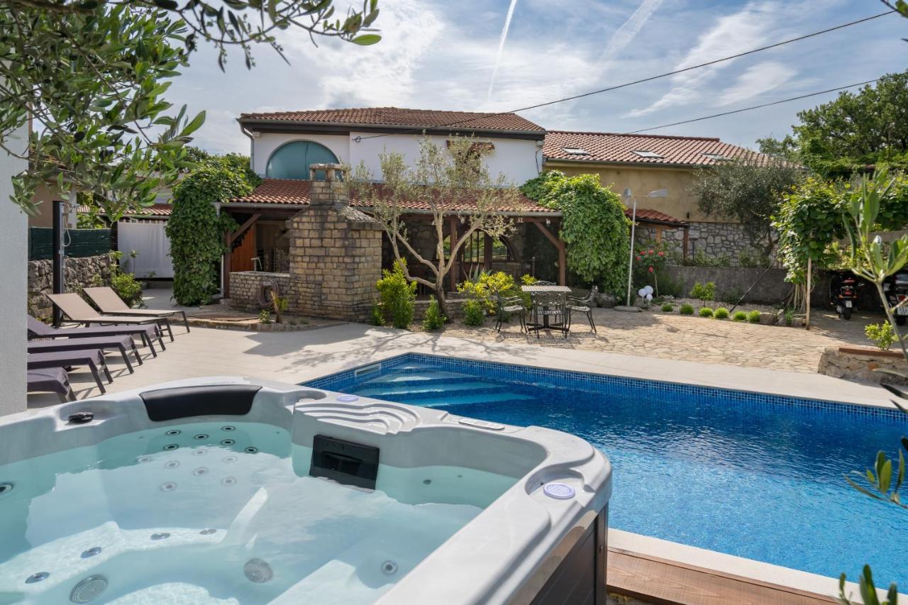 Stone Lady Holiday Home With Pool&Hot Tub,Sauna,Bbq,Garden Rasopasno Exterior foto