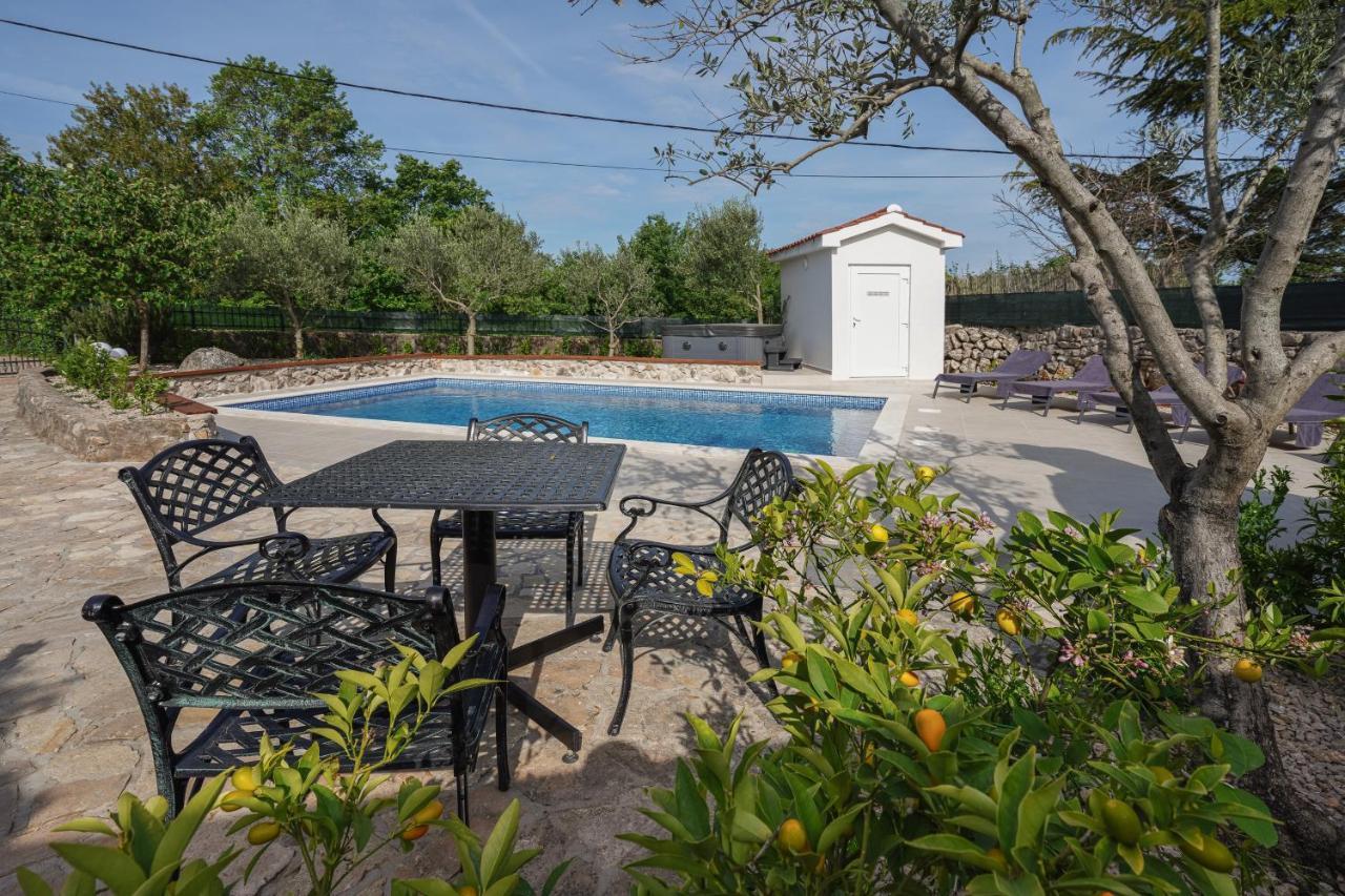 Stone Lady Holiday Home With Pool&Hot Tub,Sauna,Bbq,Garden Rasopasno Exterior foto